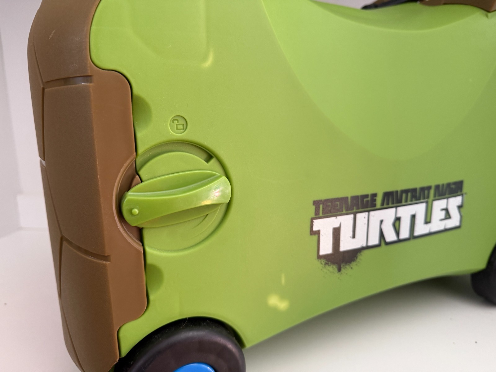 Teenage Mutant Ninja Turtles leonardo Vrum Ride On Toy and Kids Pull Luggage