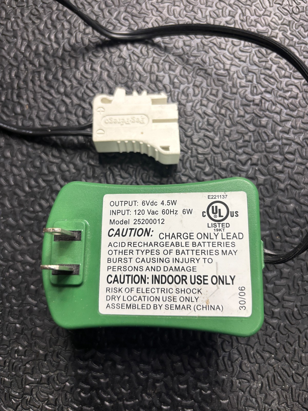 Peg Perego Model #25200012 Charger AC Adapter 6V 4.5W Green Battery Charger