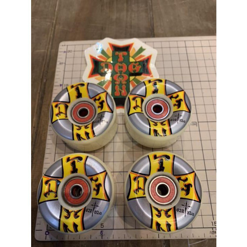 Brand new DOG TOWN soft wheels 62-82a, bearings not included