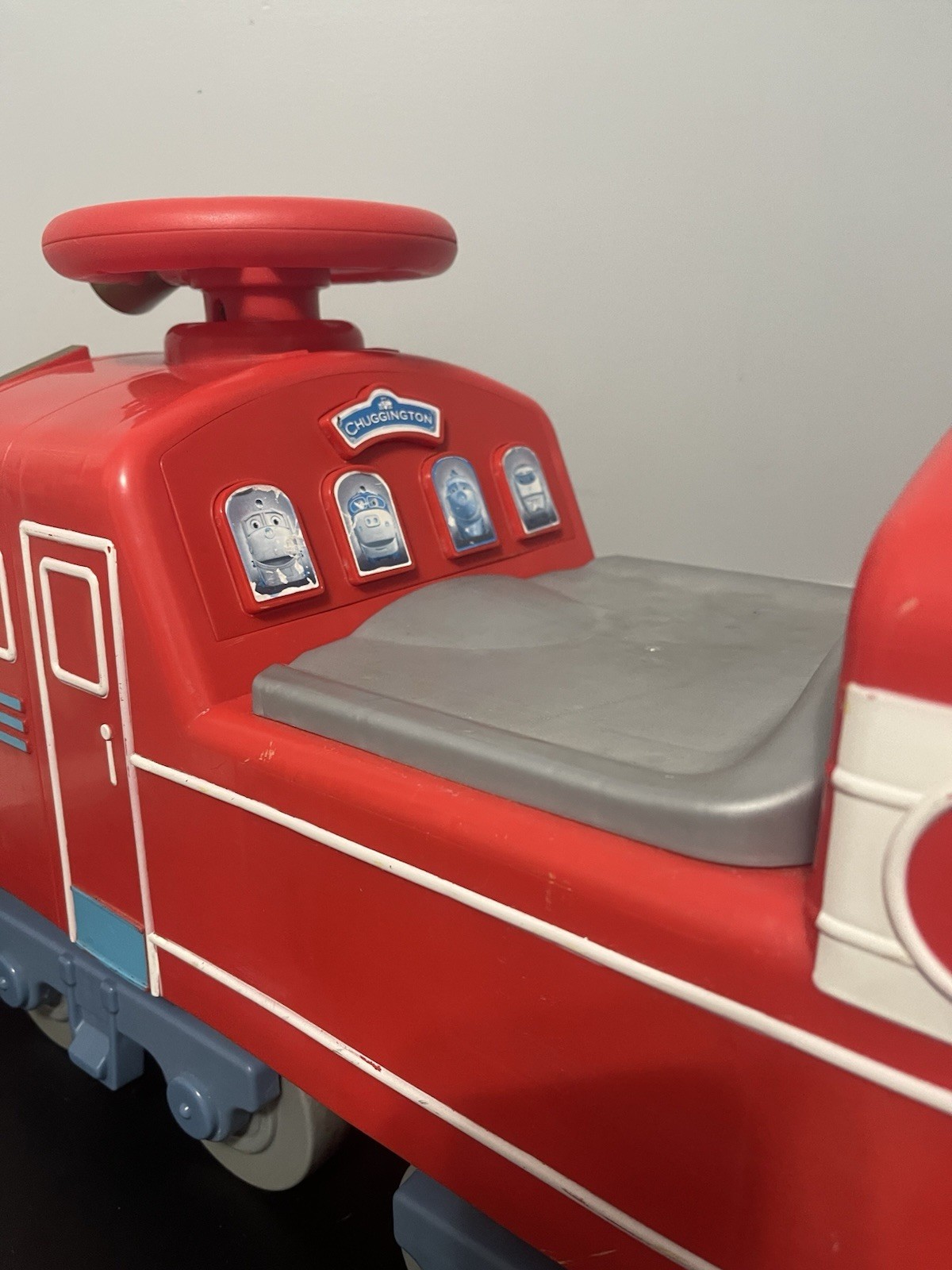 LEARNING CURVE CHUGGINGTON WILSON RIDE-ON TODDLER PUSH PLAY LARGE TOY W/ SOUNDS