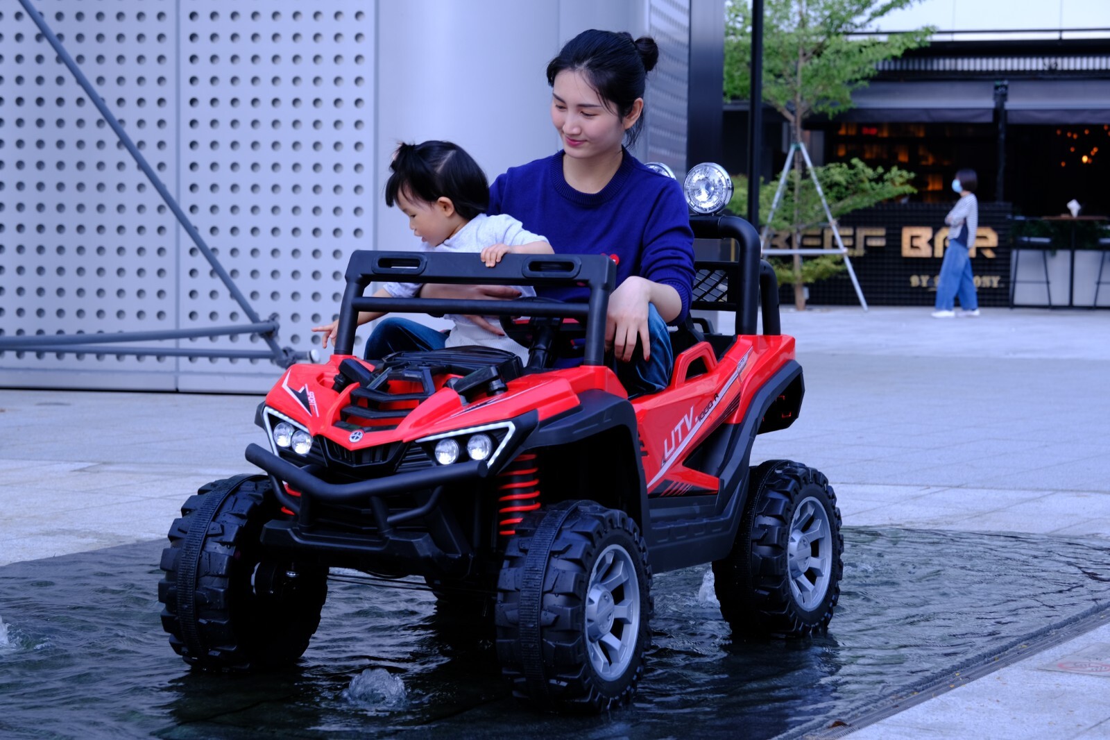 Vivicreate Kids ride on car 12v battery remote control iphone app LED lights