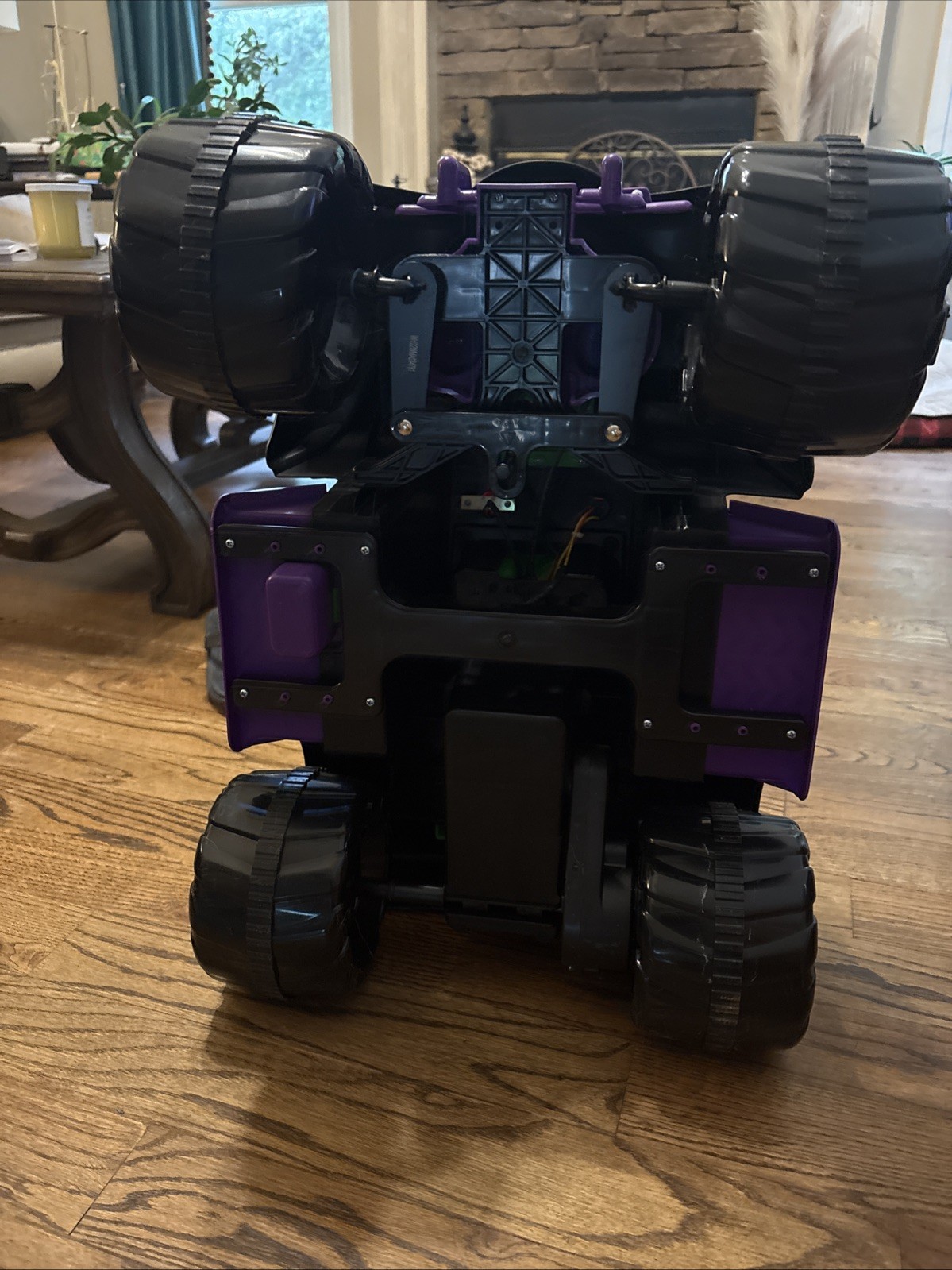 Toddler Monster Jam Grave Digger 6V RideOn Truck Car Charger Not Inc. Untested