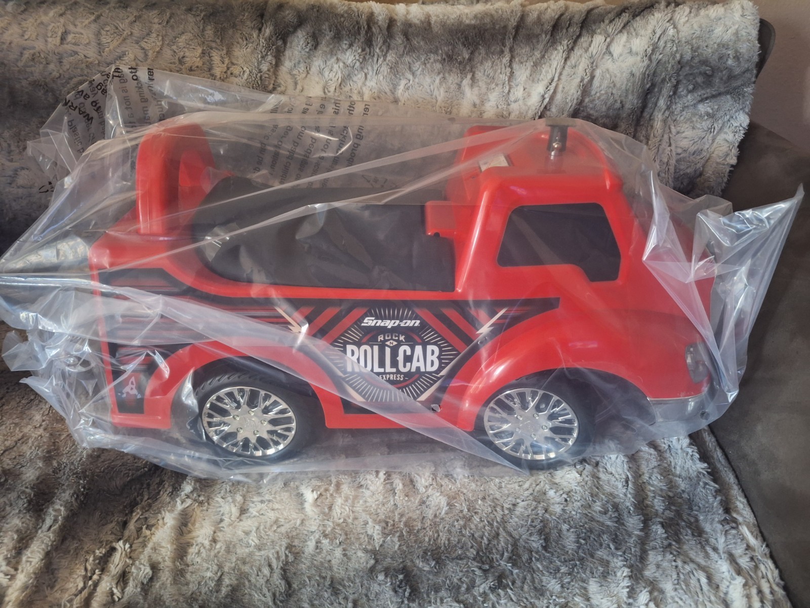 New Snap On Kids Ride On Rock ‘N Roll Cab Express SSX25P142