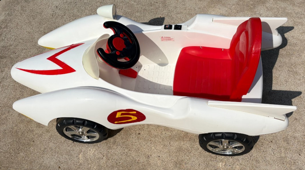 Speed Racer MACH 5, 6 volt WITH BOX electric ride on car new battery 2008 works!