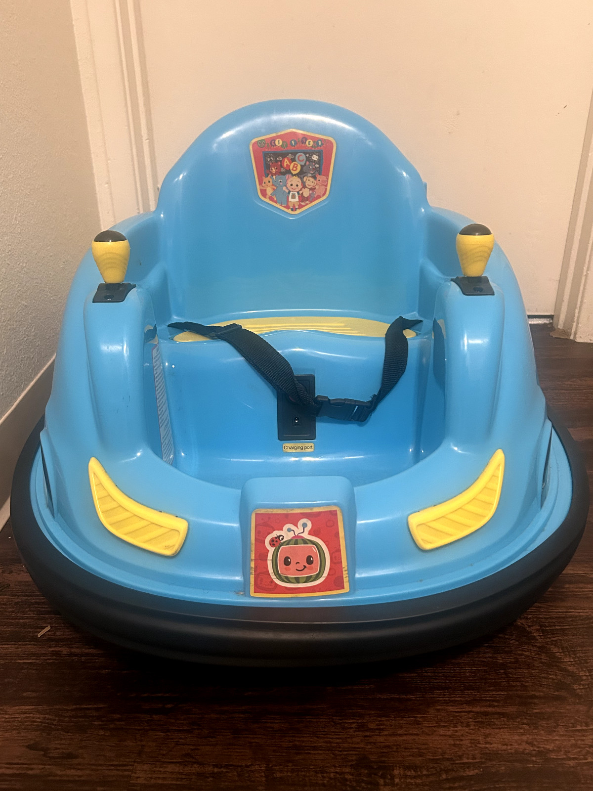 6V Bumper Car, Battery Powered, Electric Ride on for Children by Flybar