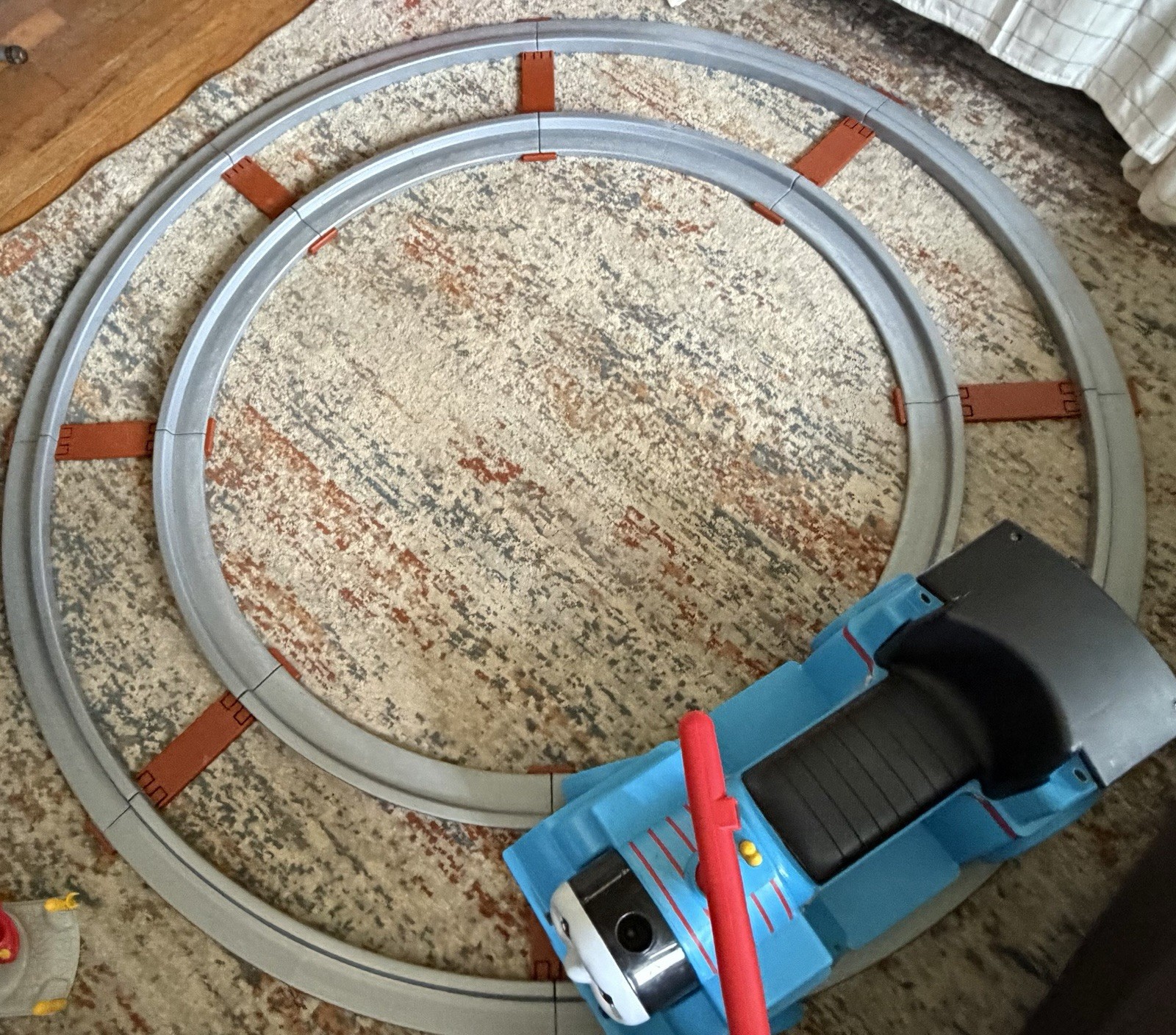 Fisher Price Power Wheels Ride-on Thomas & Friends Thomas the Train with Track