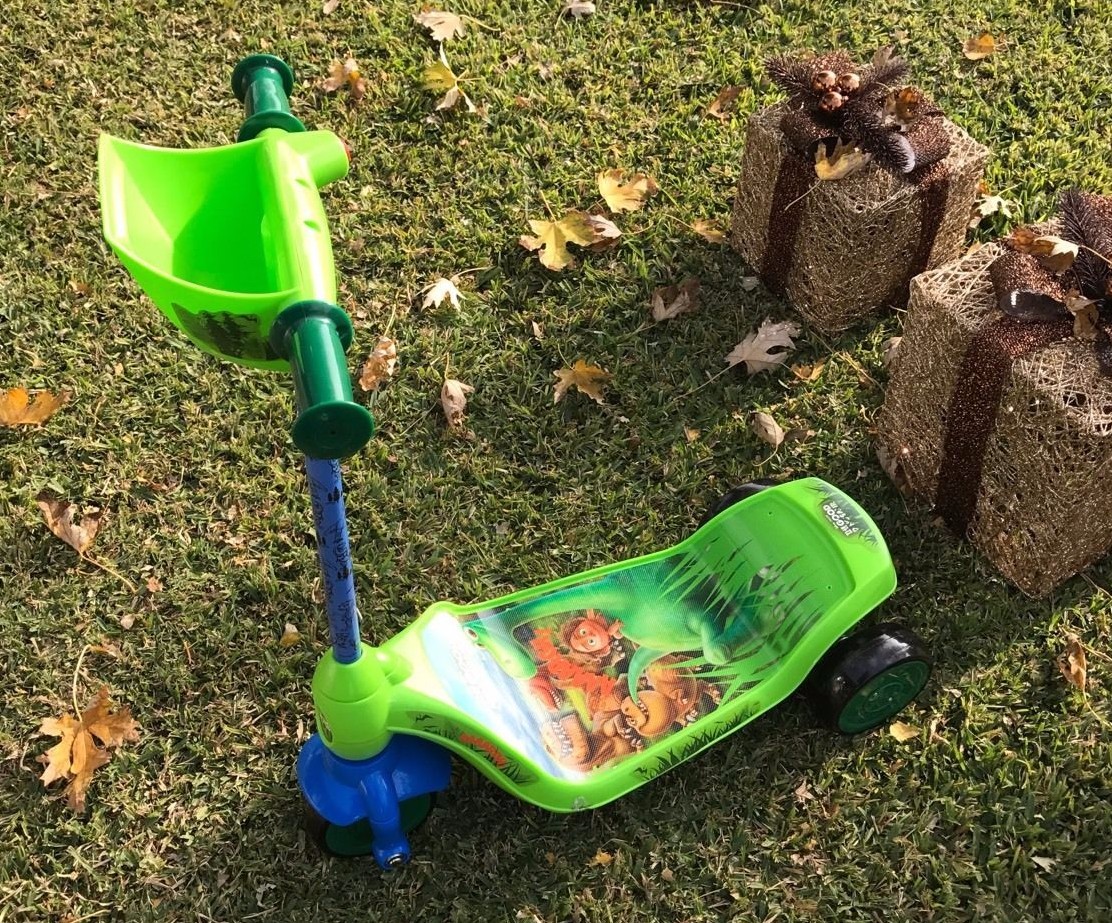 Huffy Disney Pixar The Good Dinosaur 6v Battery Powered Ride on Scooter