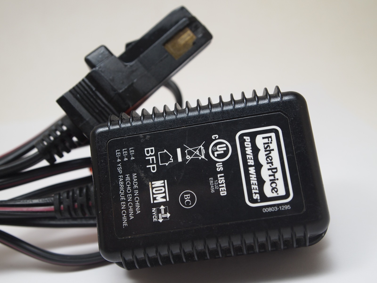 Fisher Price Power Wheels 00801-1778 Class 2 Battery Charger 12 Volt