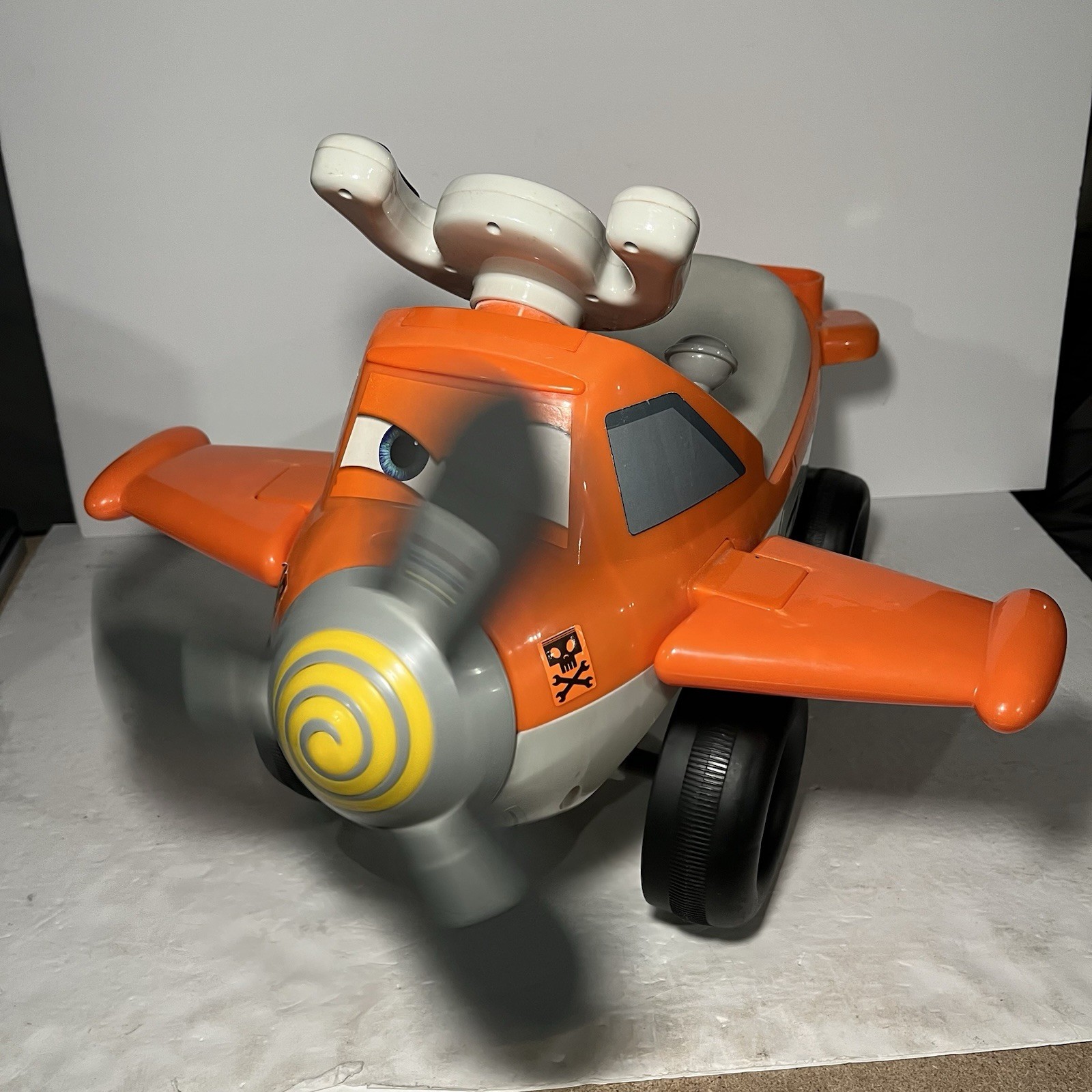 Kiddieland Disney Planes Fire & Rescue Ride On Toy Dusty Crophopper Toddler