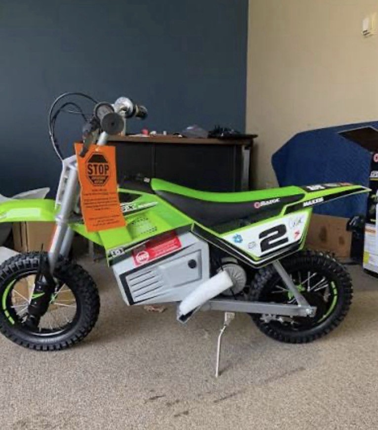 Razor MX350 Battery Powered Electric Dirt Bike Green/Black Ride-On