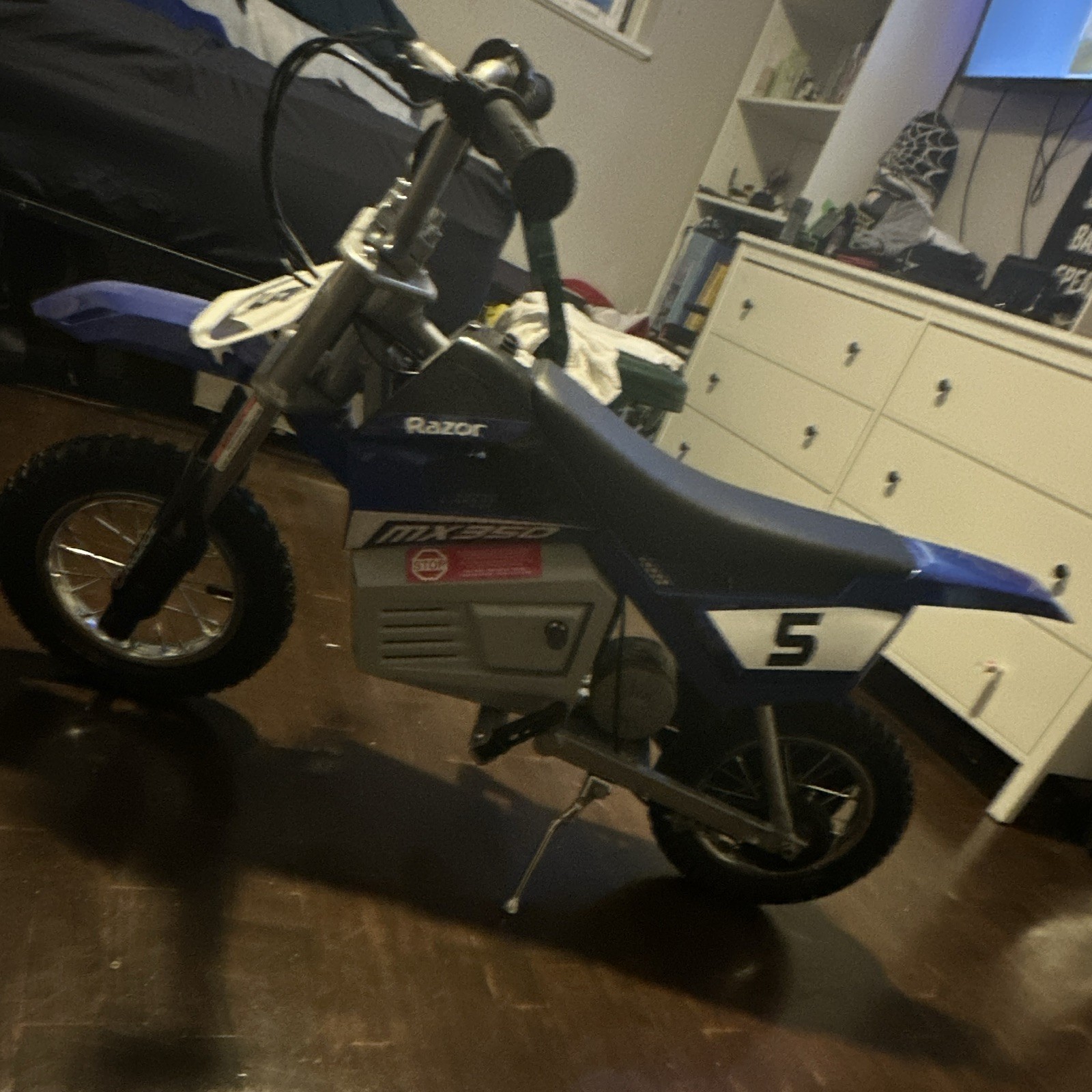Razor MX350 MX Mini Battery Powered Dirt Bike Ride-On, Blue