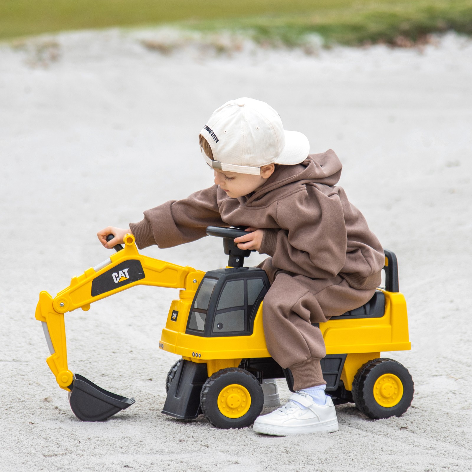 Licensed Caterpillar Kids Rid-On Digger Excavator Toy w/Digging Bucket & Storage