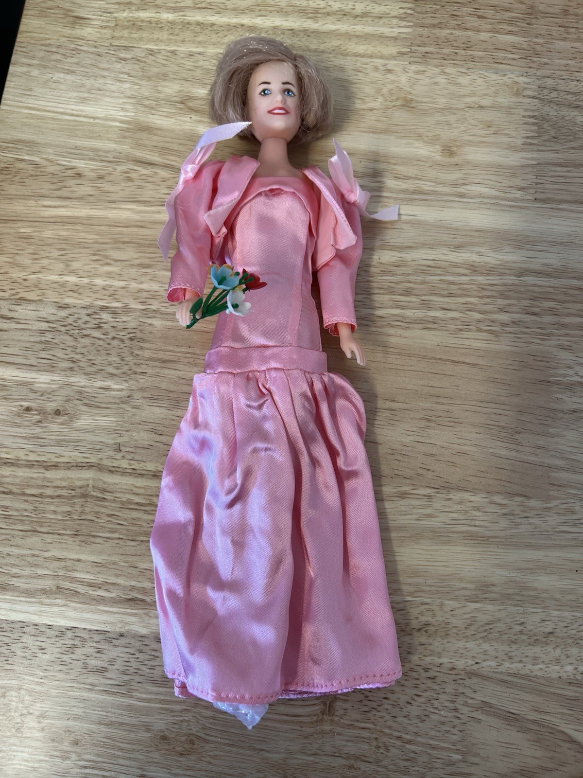 VTG Princess Diana Doll Wardrobe And Doll Set New In Box