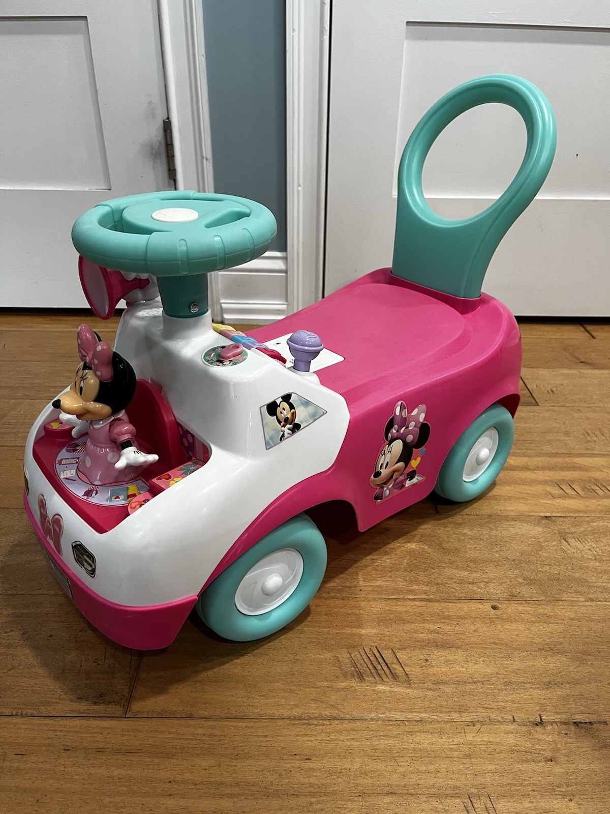 Kiddieland Disney Minnie Ride On Car With Lights/sounds