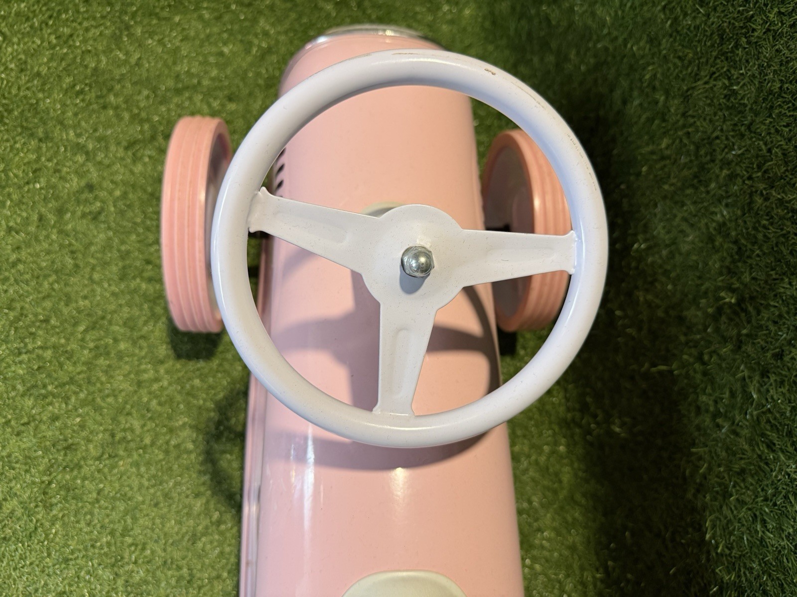 FAQ Schwarz Retro Pink Ride On Kids Car