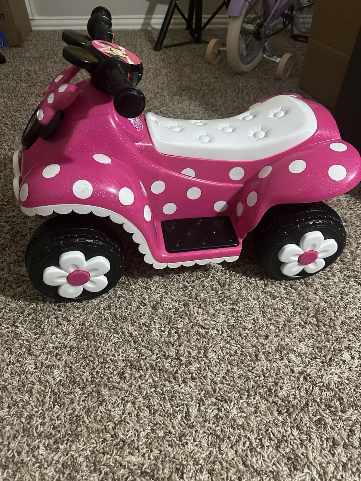 6V Minnie Mouse Quad Battery Powered Ride-on Ages 3+ Lightly Used no charger