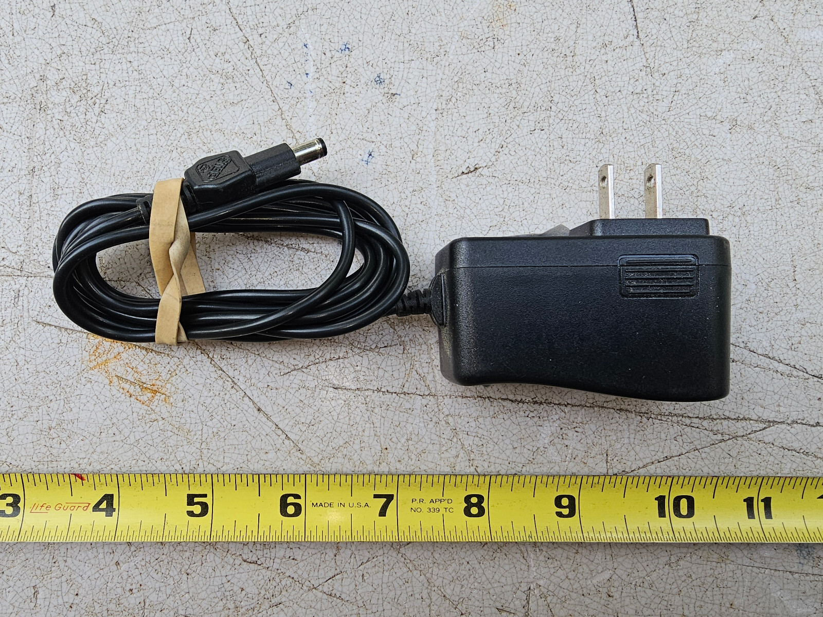 24OO00 CHARGER FOR 6 WHEEL ATV TOY, FLD0710-12.0V1.0A-Z, UNIVERSAL — 12VDC