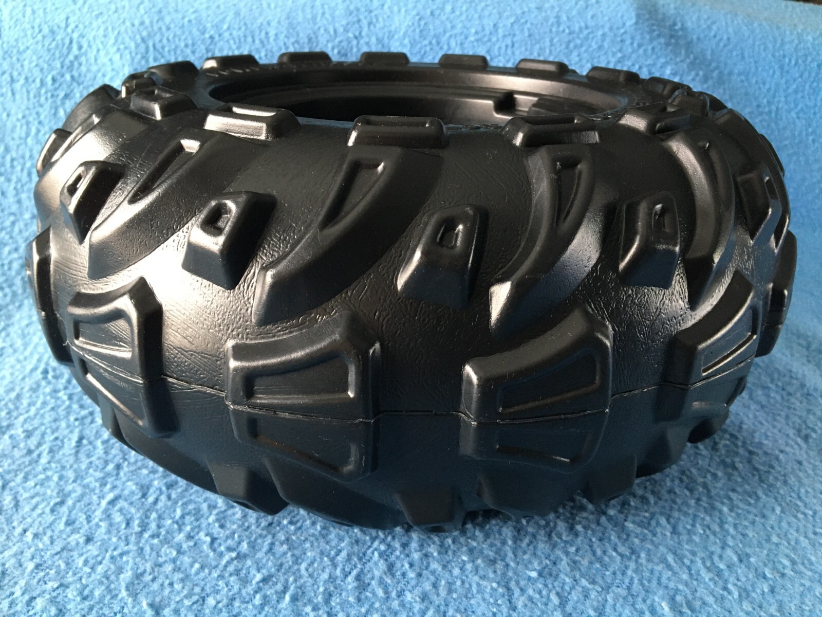 POWER WHEELS Ultimate Terrain Traction Right Tire J8472-Q801-02 NEW