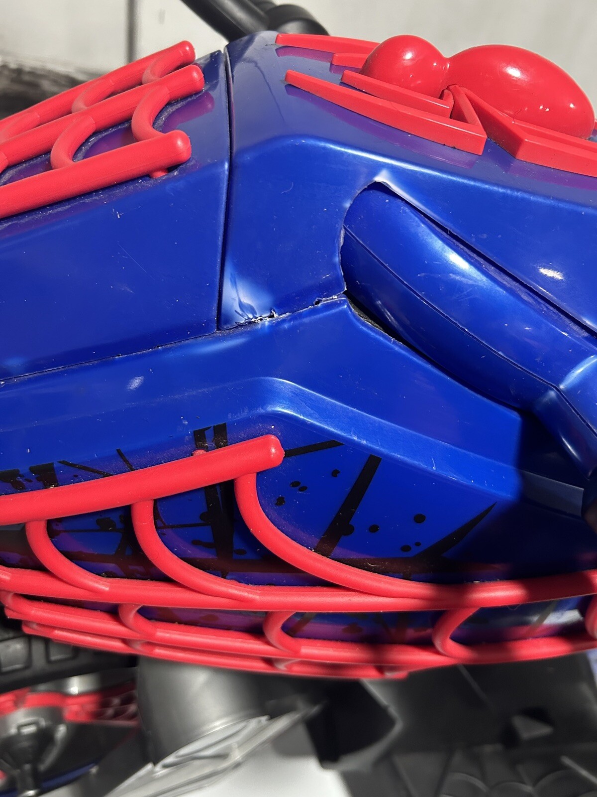 Marvel Spider-Man 6V Battery Powered Motorcycle Ride-on Toy for Boys, by Huffy