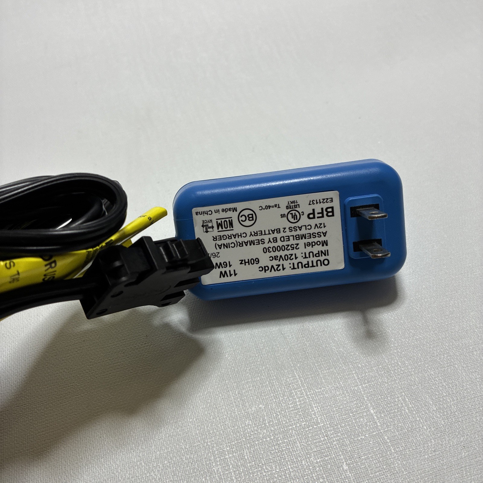 Genuine Peg-Perego 12V DC Class 2 Battery Charger Model 25200030