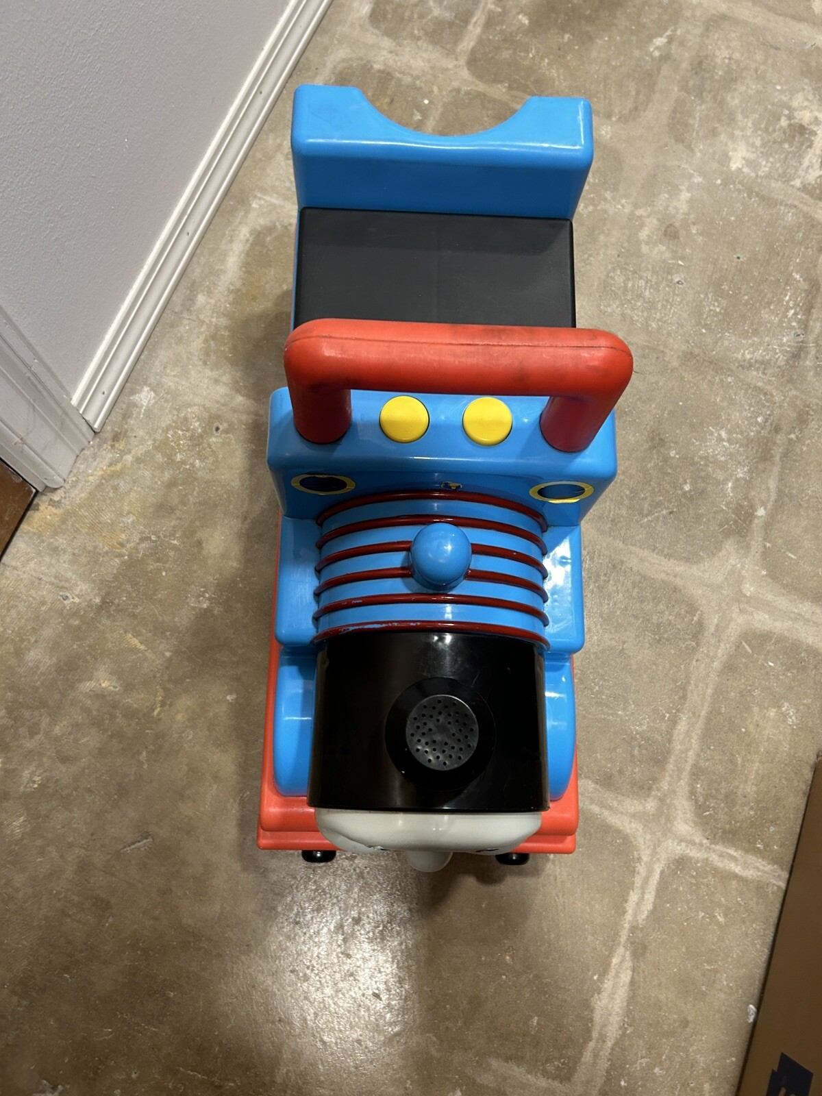 Thomas the Train Ride On Train Scootin Sound Thomas Only One Button Plays Music