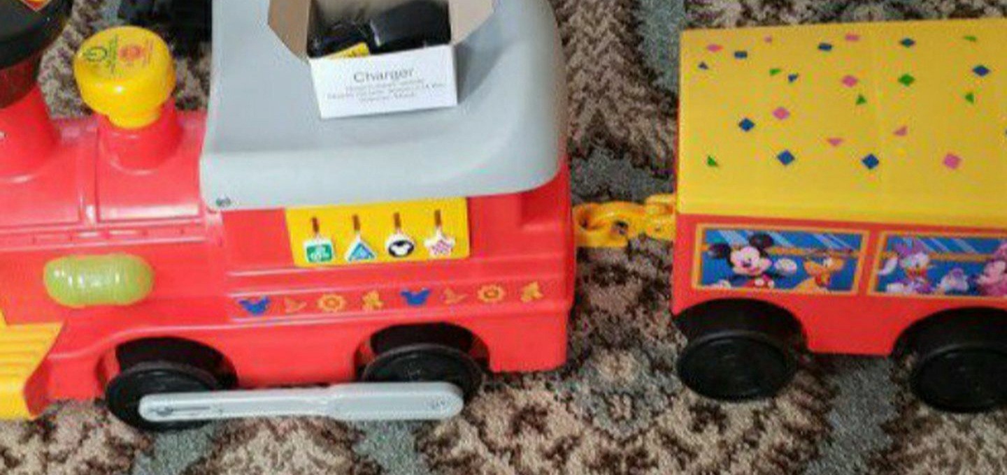 KIDDIELAND MICKEY TODDLER BATTERY OPERATED RIDE ON TOY TRAIN W/ TRACKS & SOUNDS