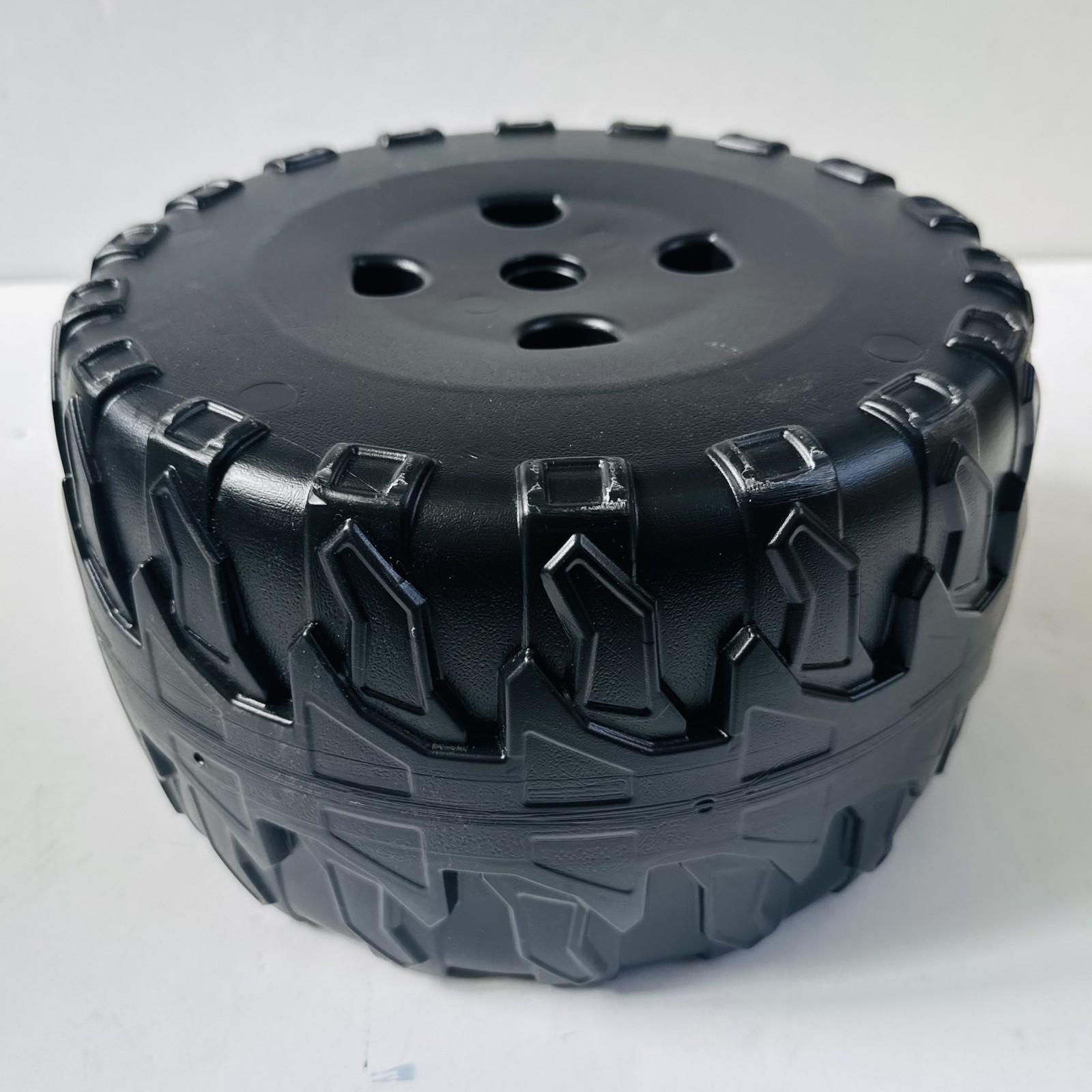 Fisher Price Power Wheels Jeep Wrangler BCK85 Replacement Wheel Tire Black