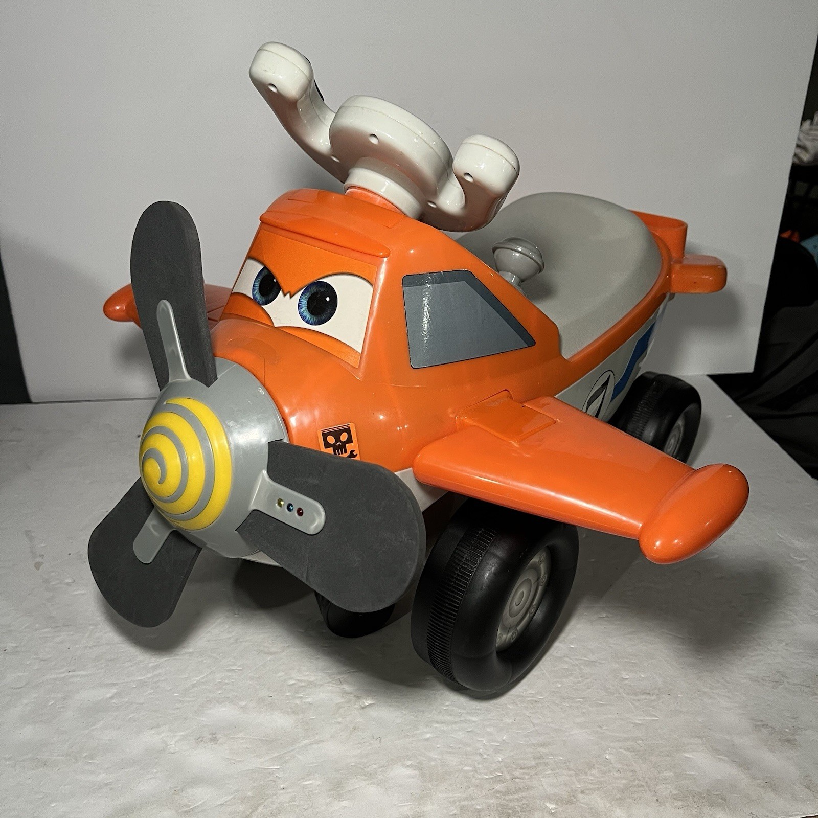 Kiddieland Disney Planes Fire & Rescue Ride On Toy Dusty Crophopper Toddler