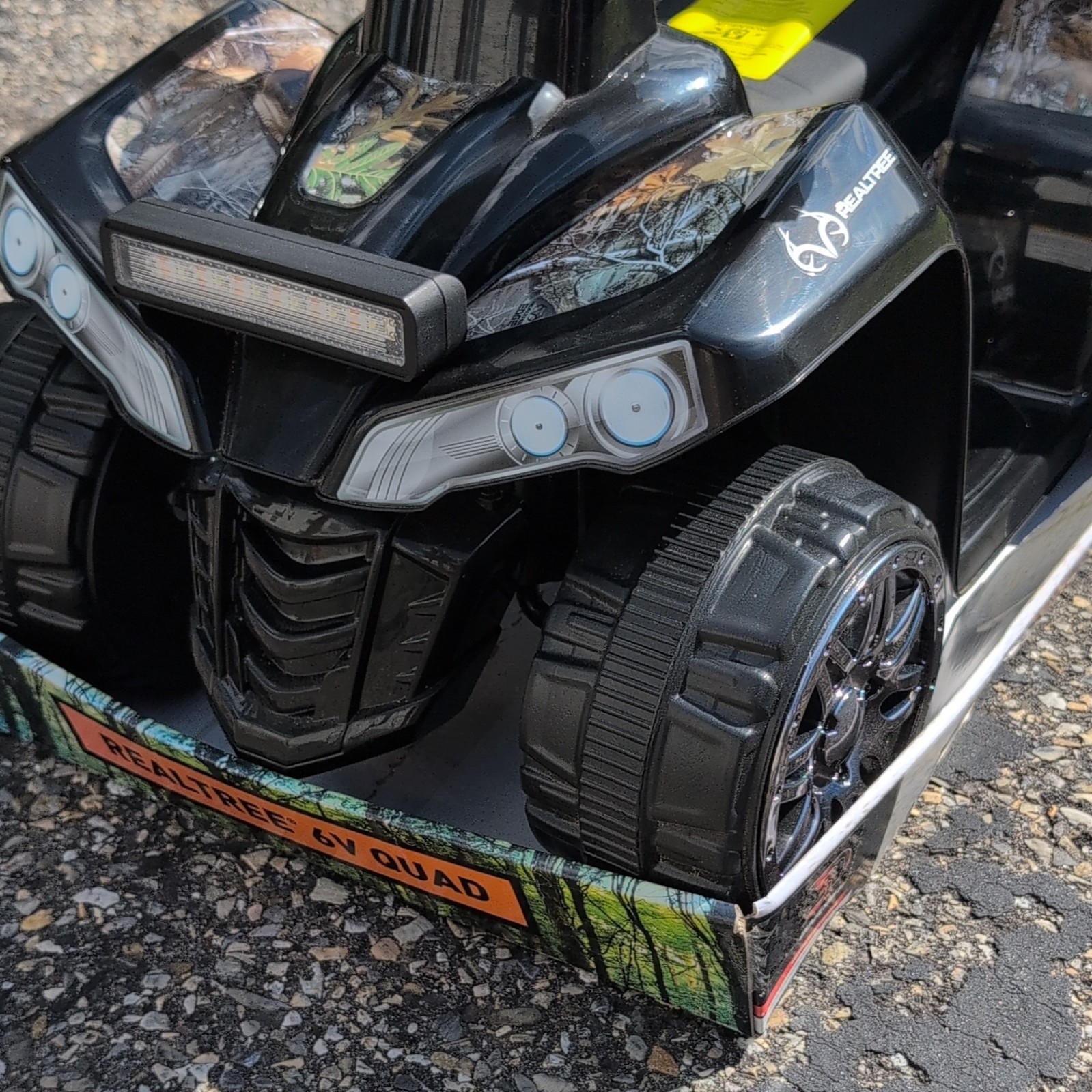 Dynacraft Realtree 6V Quad Battery Powered Ride-On ATV w/ LED Light Bar