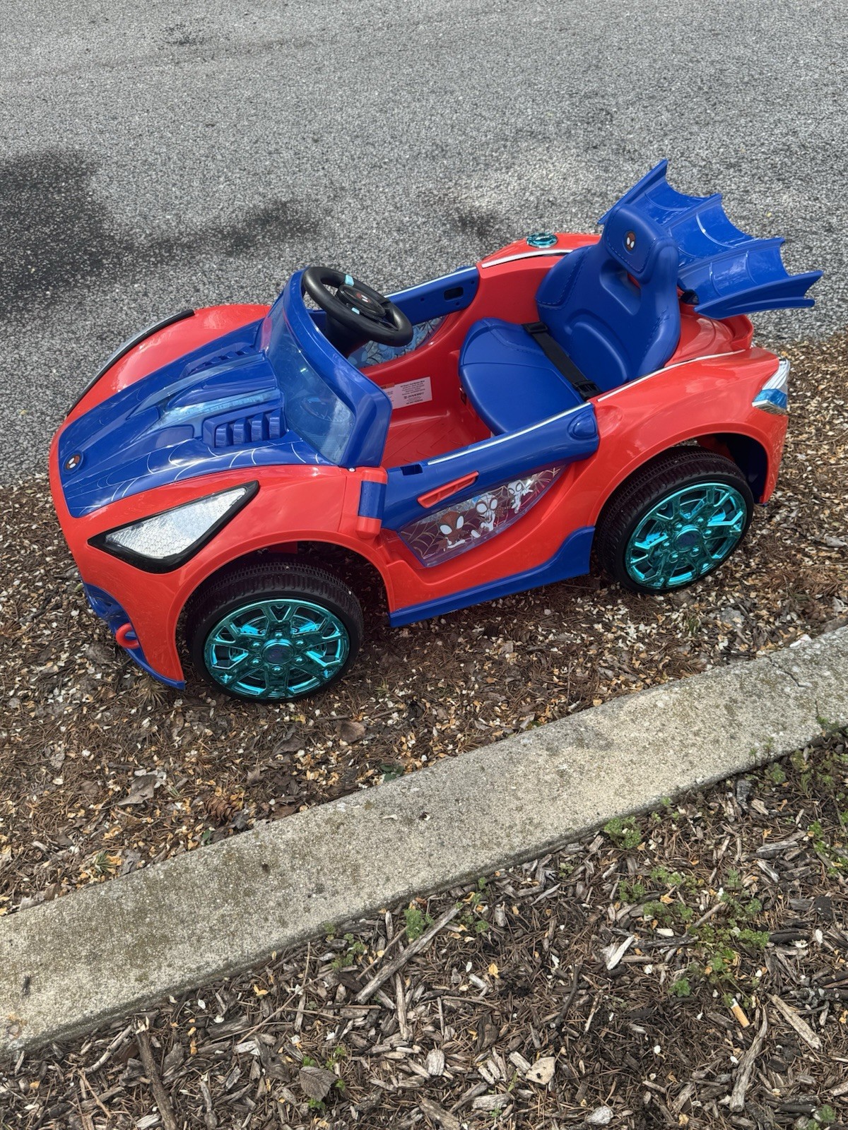 Marvel Spider-Man Battery Operated Ride-On Car Red Blue 3-7 Years Cars Theme