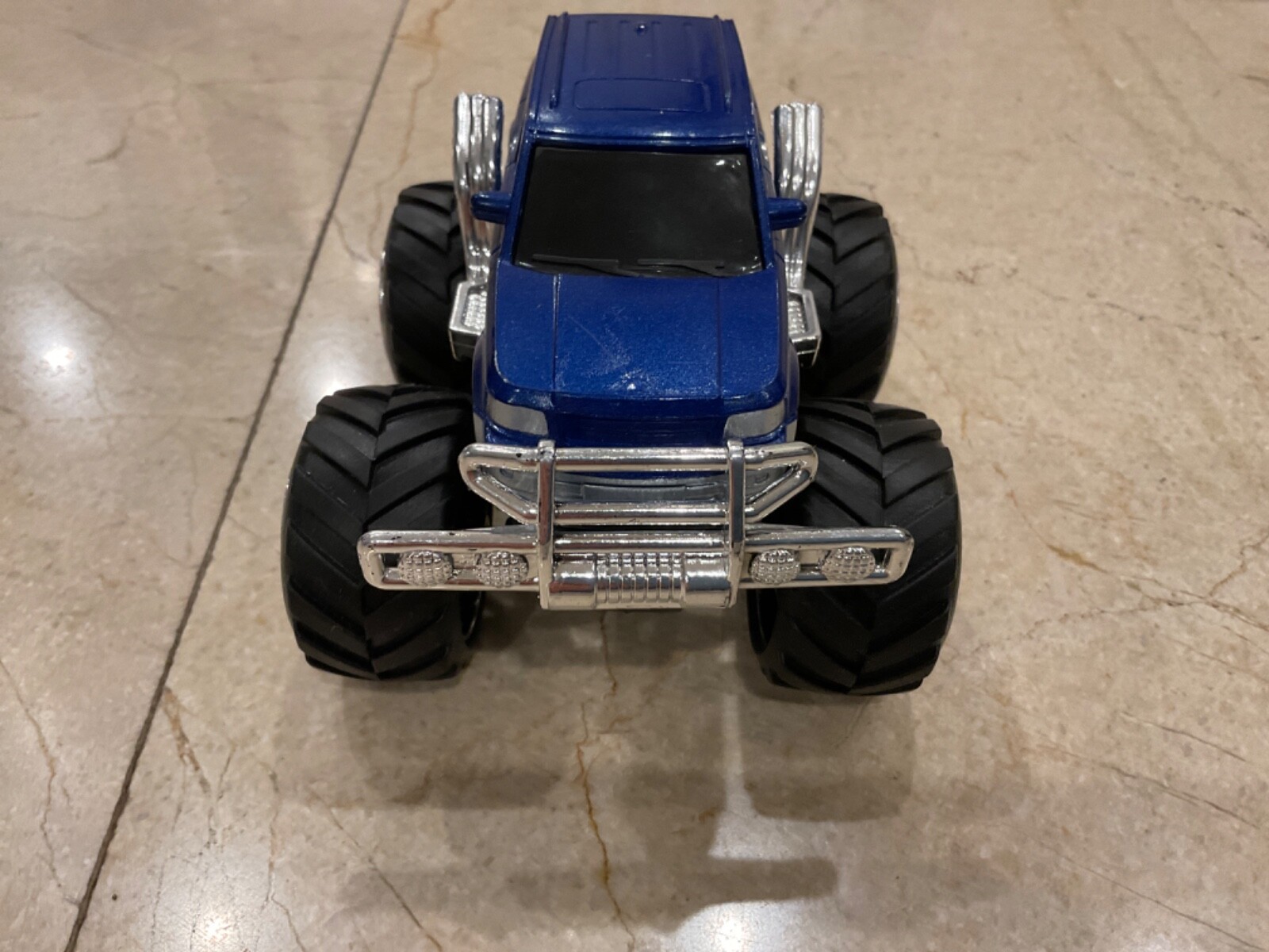 Small kids toy car with springs non branded