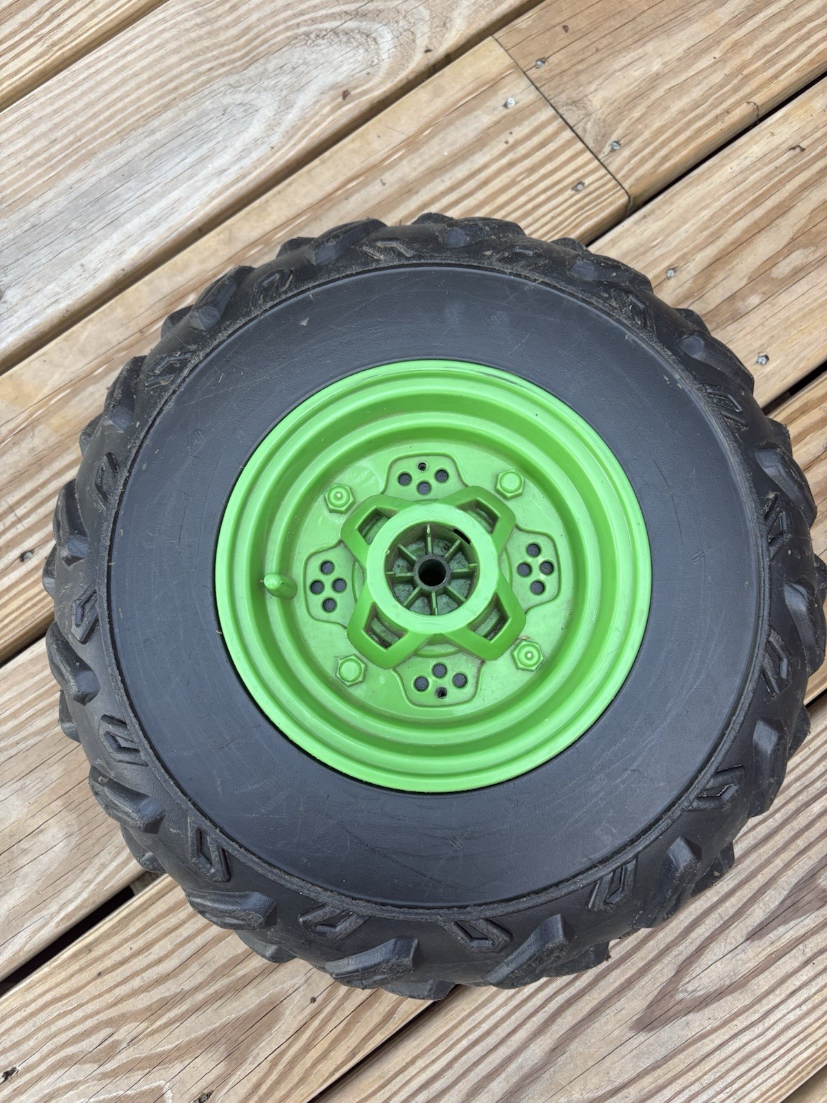 Lightly Used Condition Front R Wheel for Yamaha Raptor Ec-1708 Riding Toy 12v