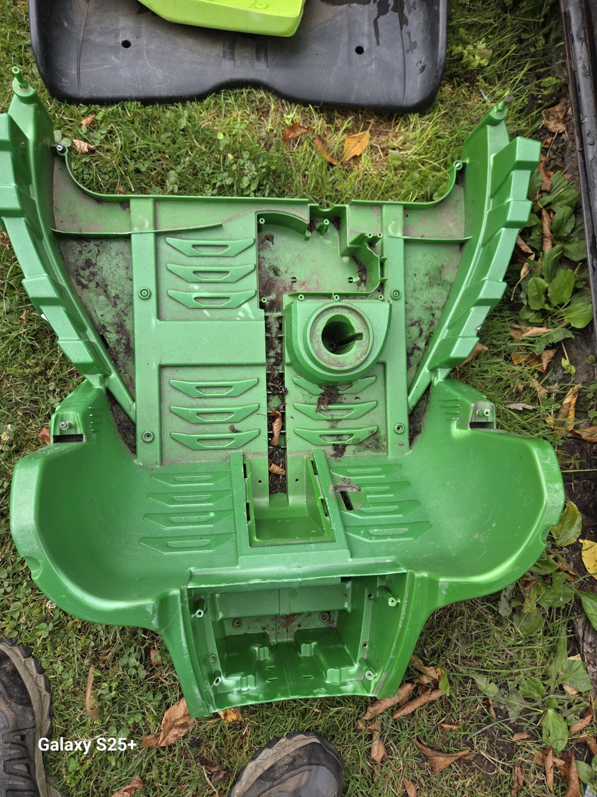 Power Wheels Replacement Front Body Foot Area Green