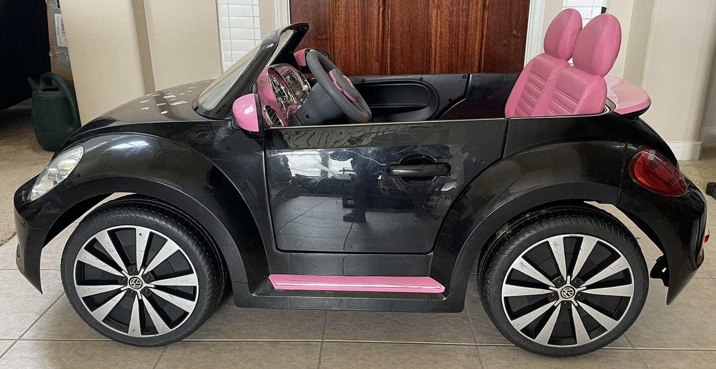 Kid Trax Pacific Cycle Black Pink Volkswagen Beetle Ride On Electric Car 2-Seat