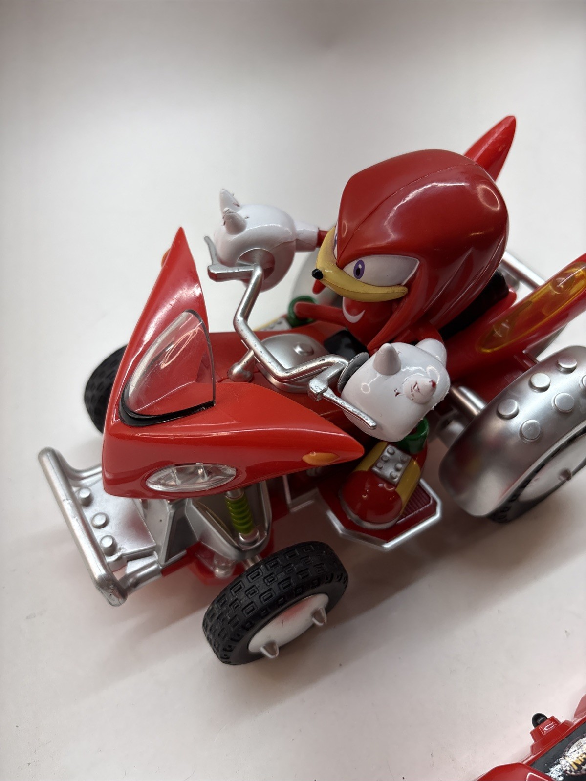 Sonic Knuckles ATV R/C (With Lights), for All Ages Remote Control Car