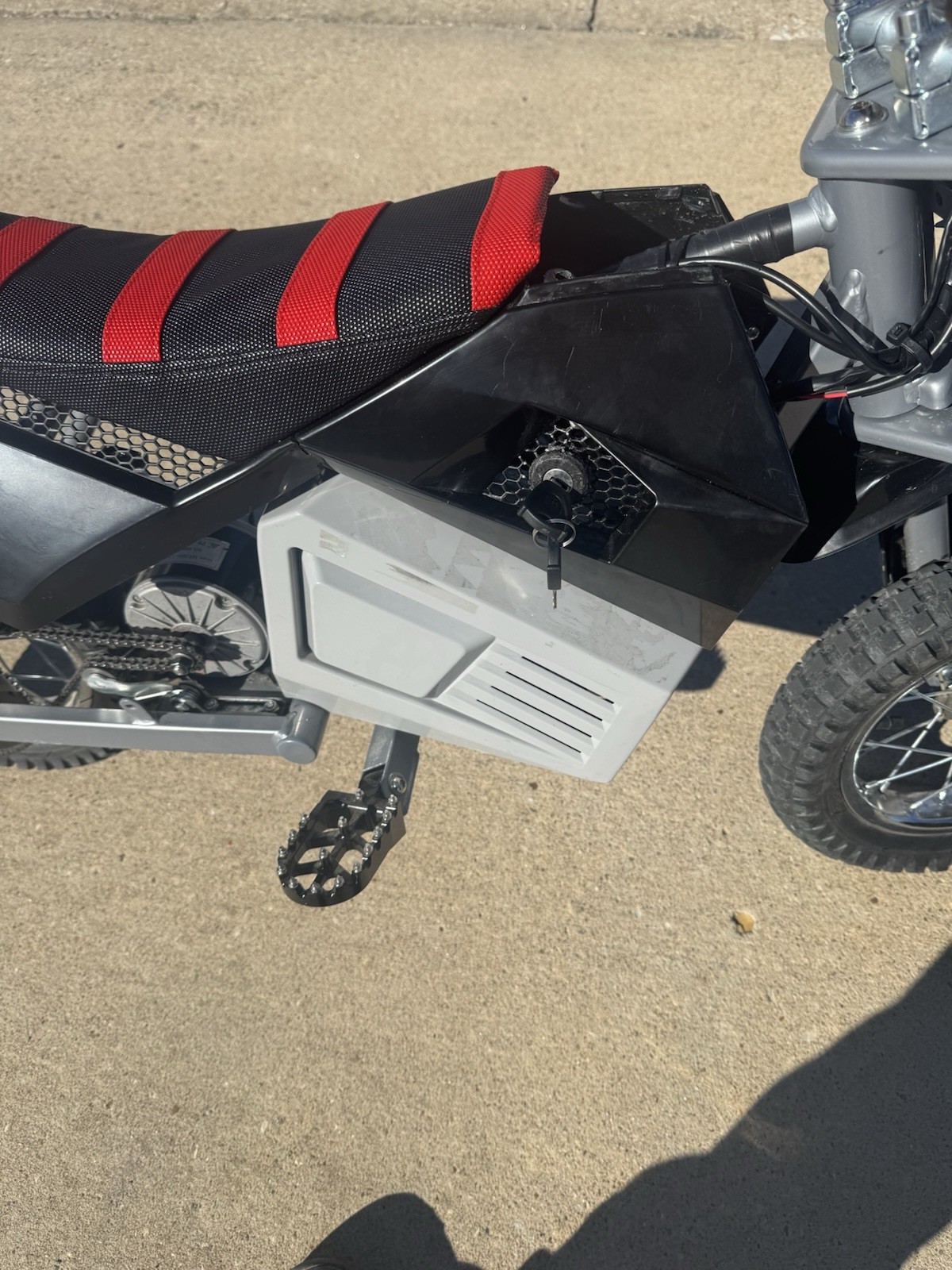 Razor Electric Battery Operated Ride-On Dirt Bike Black Red