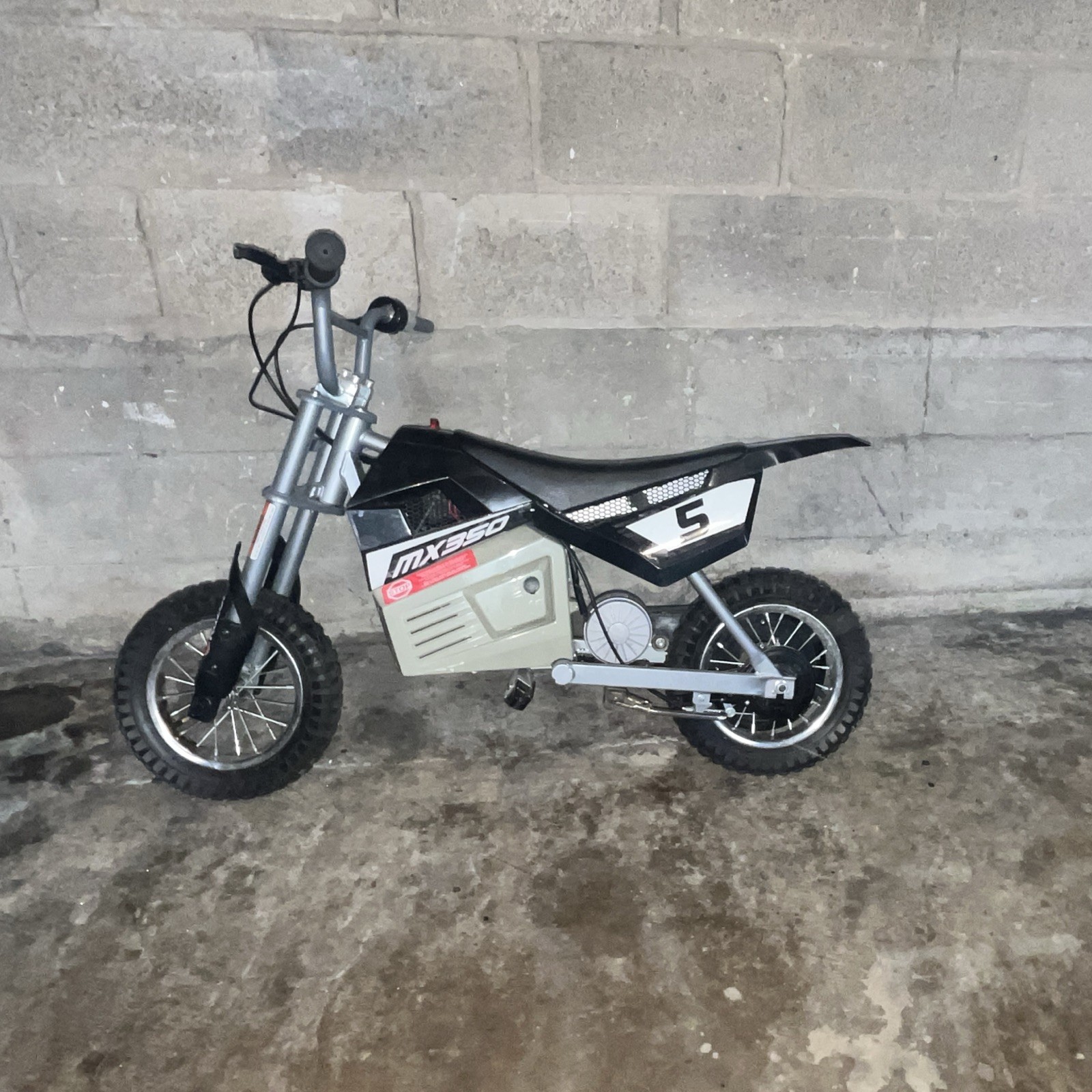 Razor MX350 Dirt Rocket Electric Ride-On Dirt Bike Motorcycle Black/White