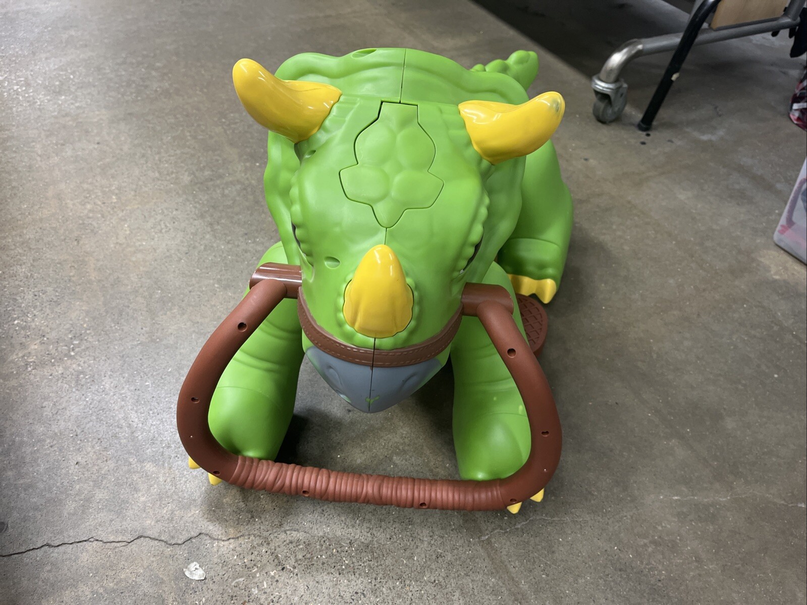 KID TRAX RIDEAMALS Dino Dinosaur Triceratops RIDE-ON TOY Rare HTF 18-30 Mths.