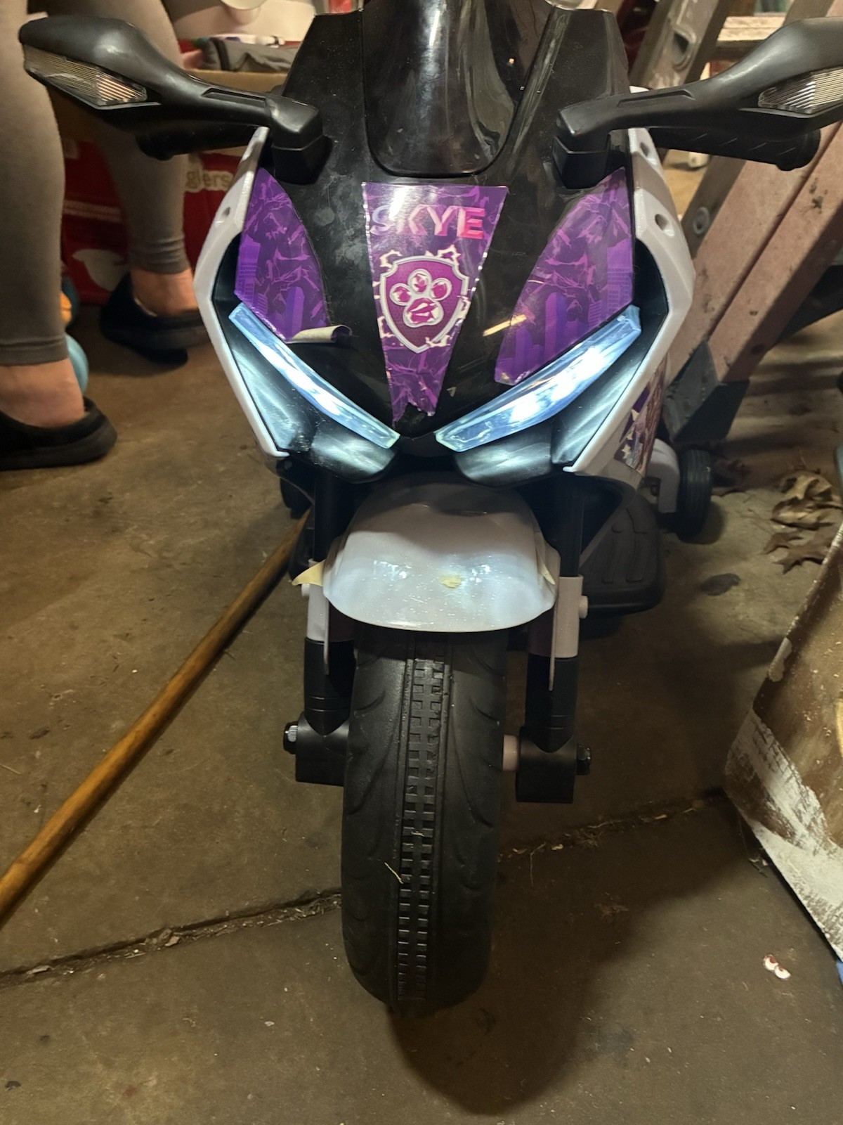 Paw Patrol Skye Battery Operated Ride-On Motorcycle Pink Purple for Ages 3-4