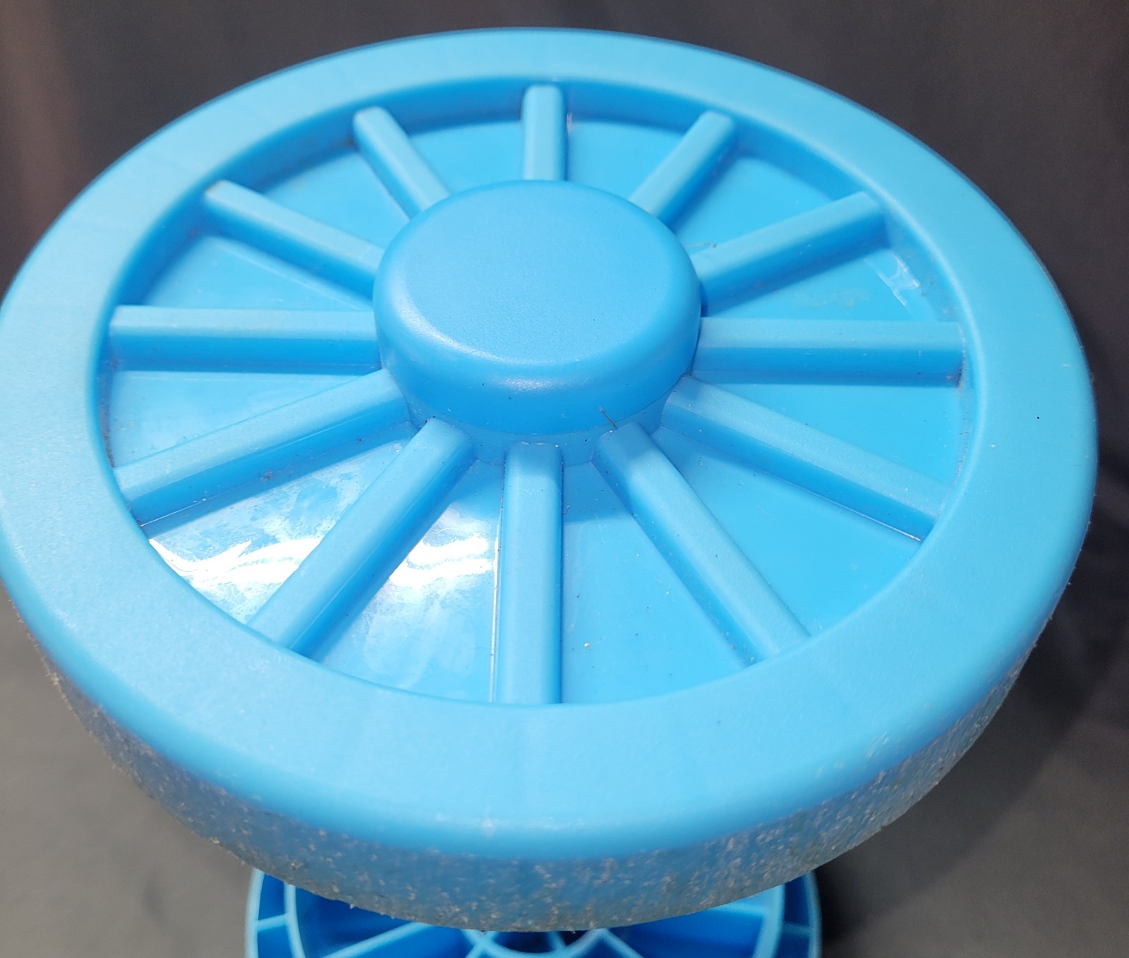 Peg Perego Thomas the Train Ride On Replacement Parts 2 Blue Wheels Caps 1 Axl