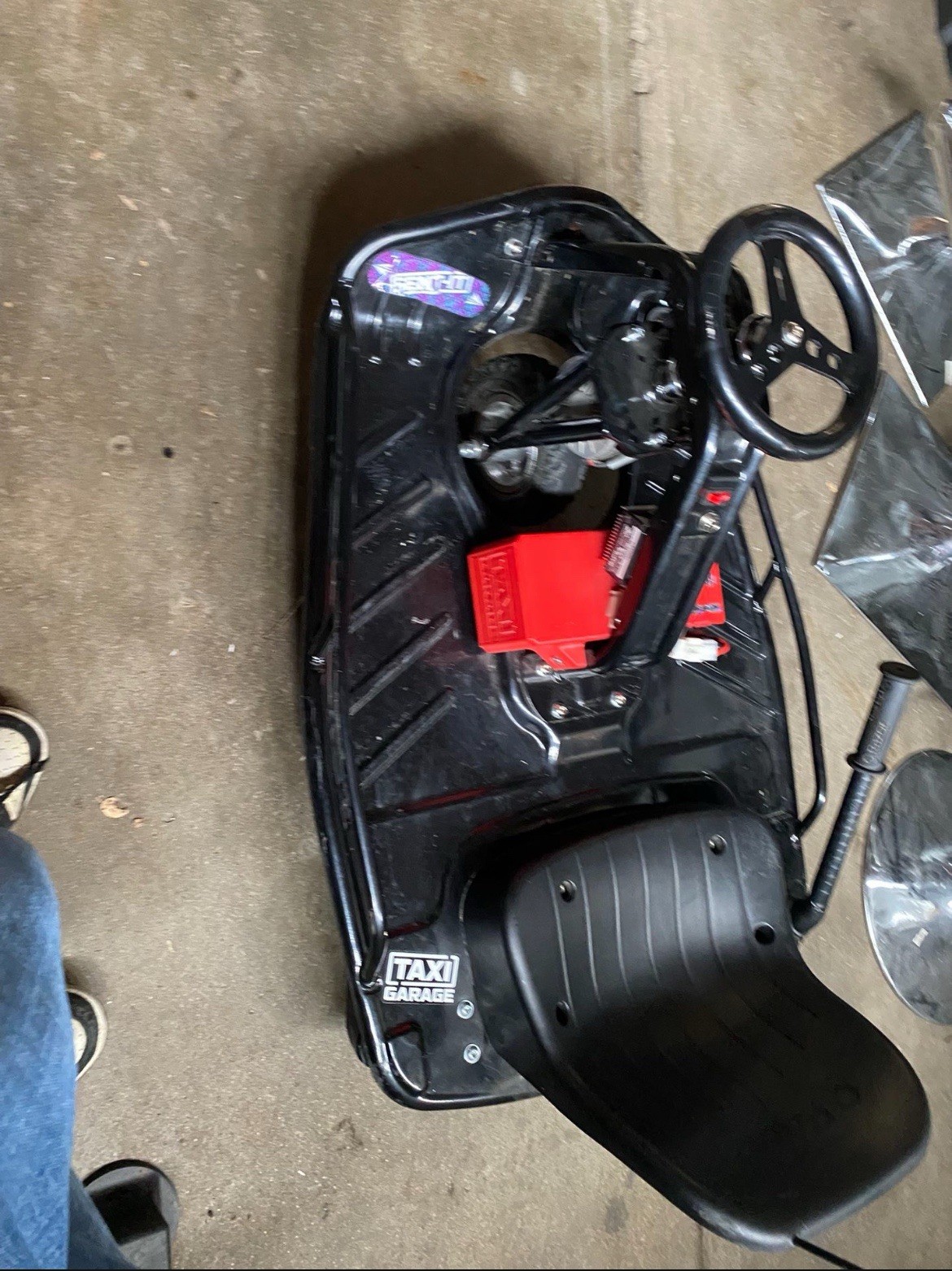 Razor Crazy Cart Electric Ride-On Drifting Go-Kart 24V Black/Red