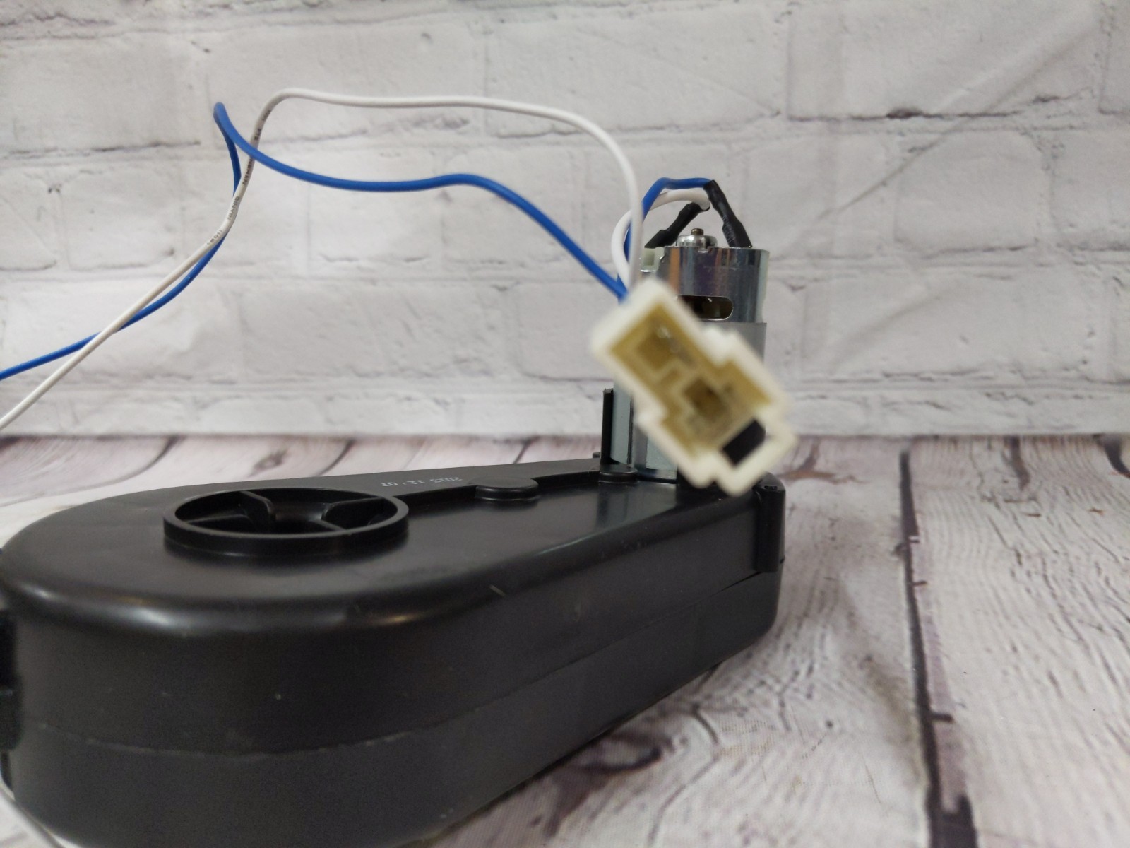 Genuine Rollplay 6 Volt Motor Gearbox, Compatible with Kid Trax