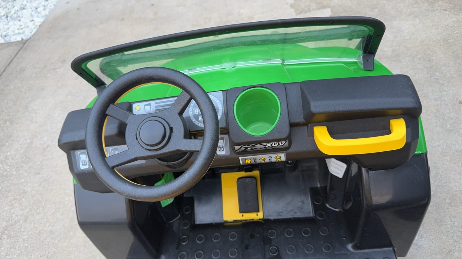 Peg Perego John Deere Gator XUV12-volt Battery-powered Ride-onToy