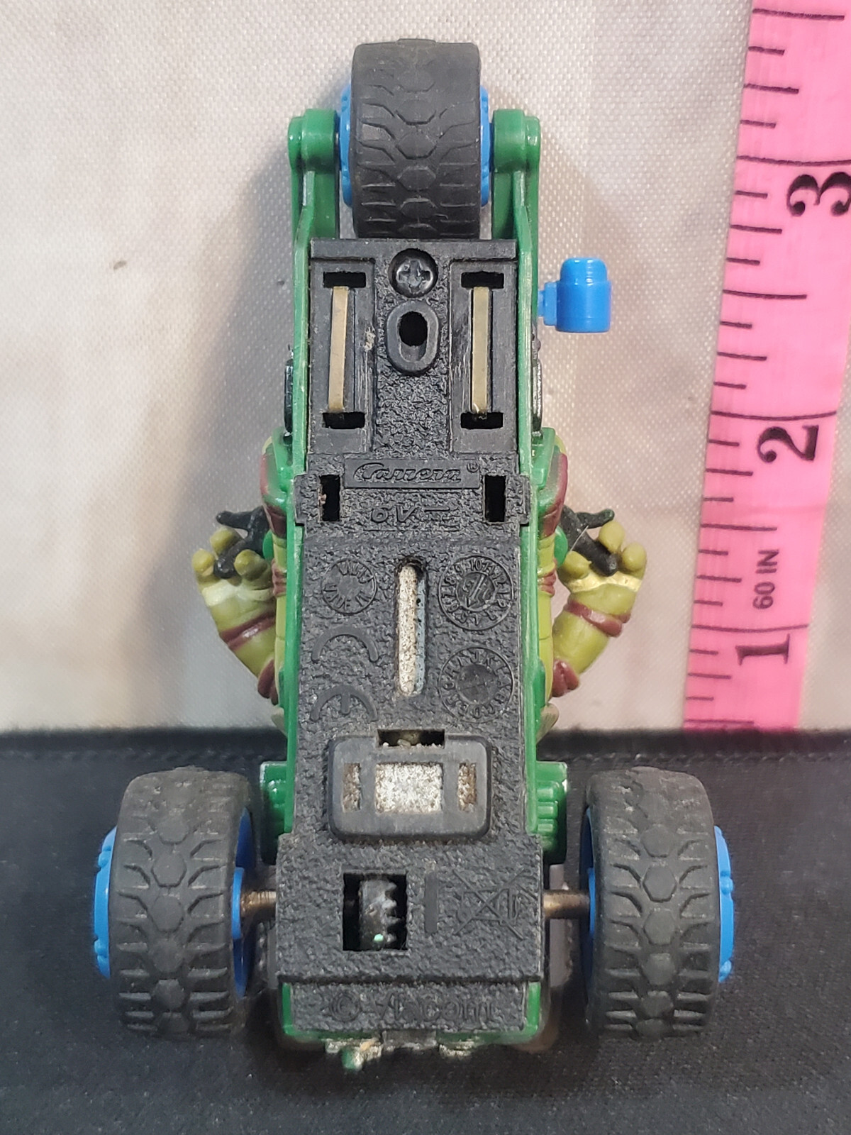 SMALL CARRERRA TEENAGE MUTANT NINJA TURTLE 6V ELECTRIC MOTORCYCLE.