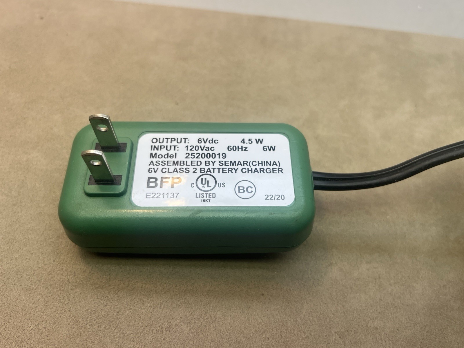 Peg-Perego Genuine OEM 6Vdc 25200019 6V Battery Charger for Ride On Toys