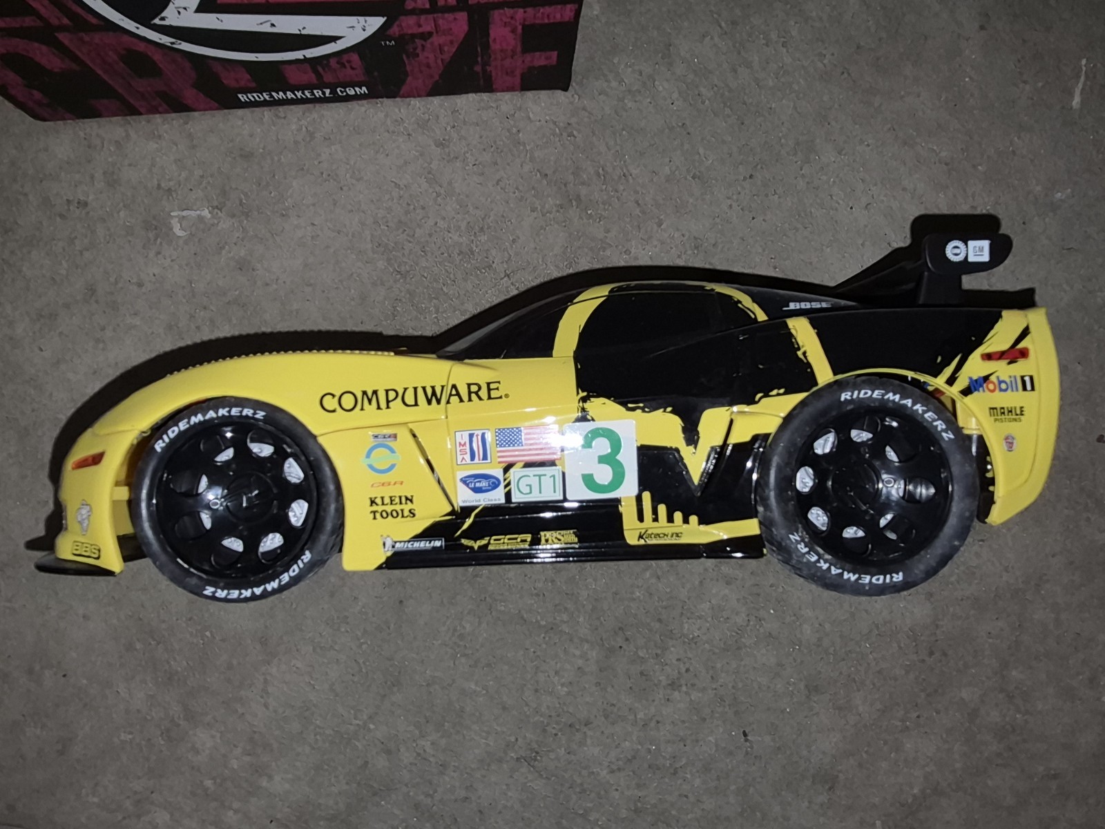 Ride MAKERZ CORVETTE YELLOW