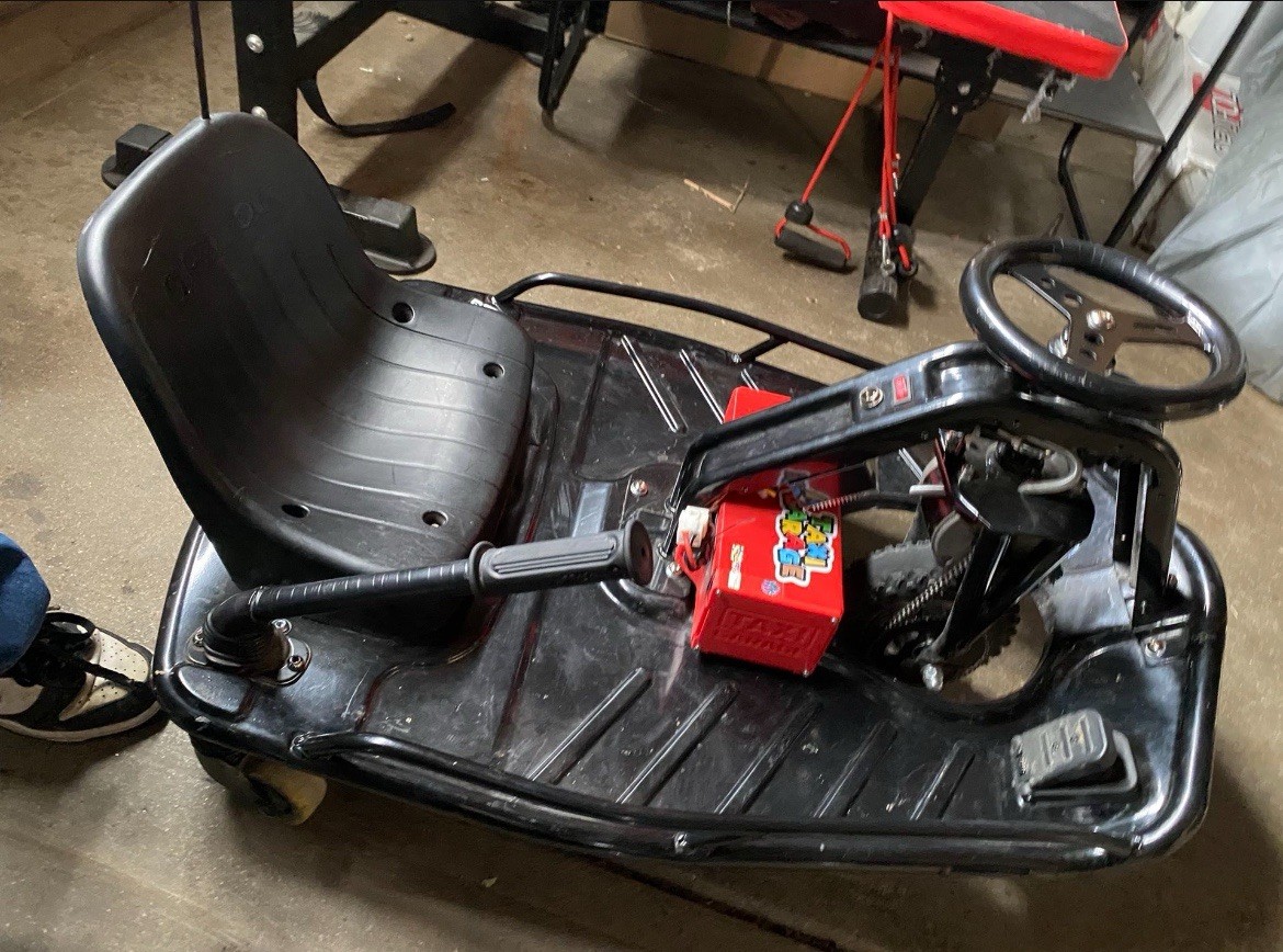 Razor Crazy Cart Electric Ride-On Drifting Go-Kart 24V Black/Red