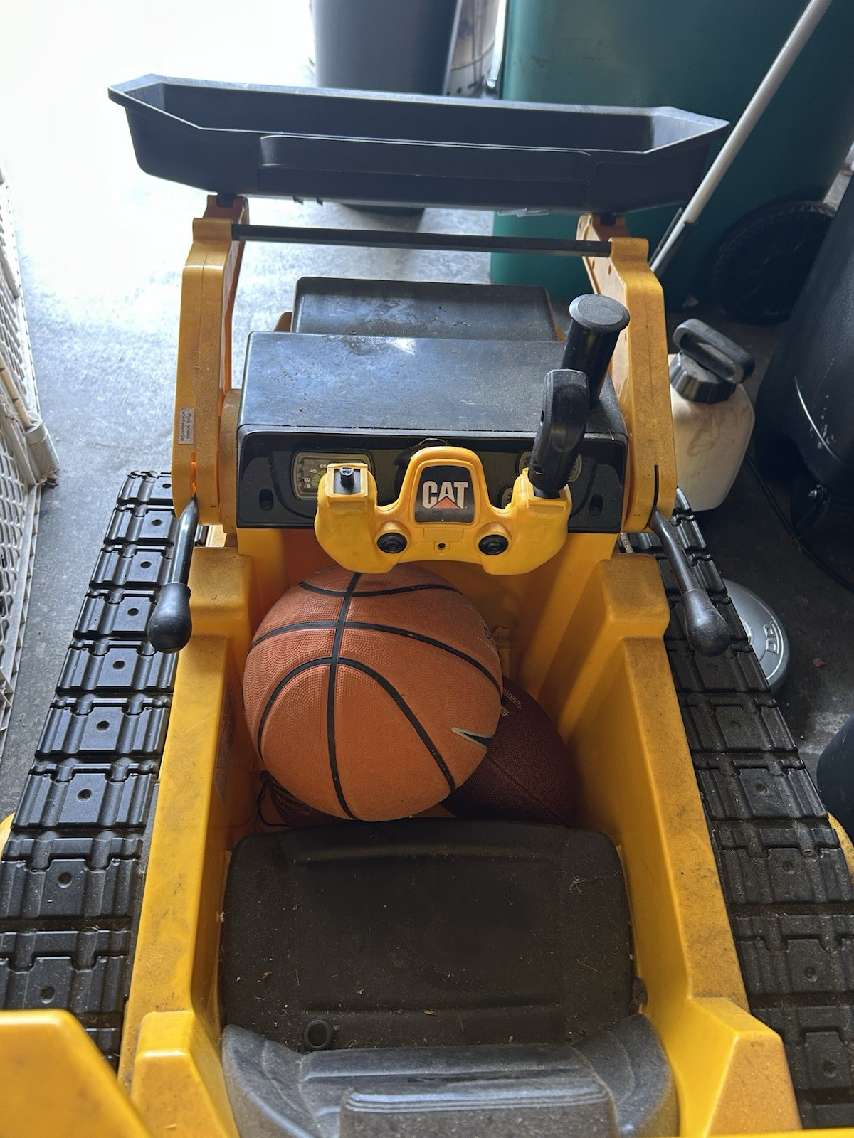 Kid Trax CAT Bull Dozer