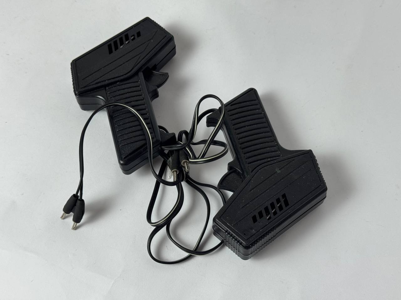 Wired Pistol-Type Remote Controls For Children’s Rlectric Car Track Racing Track