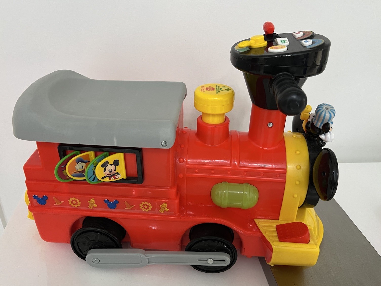 (5/N)Kiddieland Disney Mickey Mouse Battery Powered Ride-On Train Power Wheels